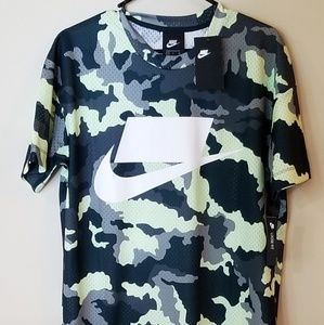 NWT Nike Mesh Camo Futura Tee